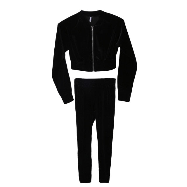 Women’s Velvet Sweatshirt & Pants Set—a premium 2-piece velour tracksuit