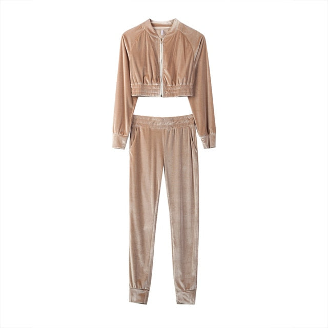 Women’s Velvet Sweatshirt & Pants Set—a premium 2-piece velour tracksuit
