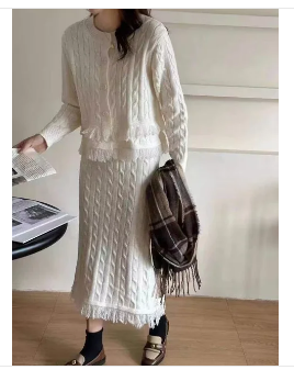 Ultra-flattering Knitted 2-piece Set  Vintage Style Outfit 2025