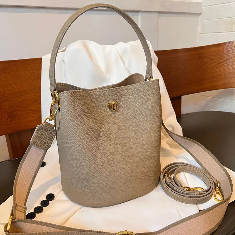 2025 New Women's Bucket Bag Simple Leather Handbag