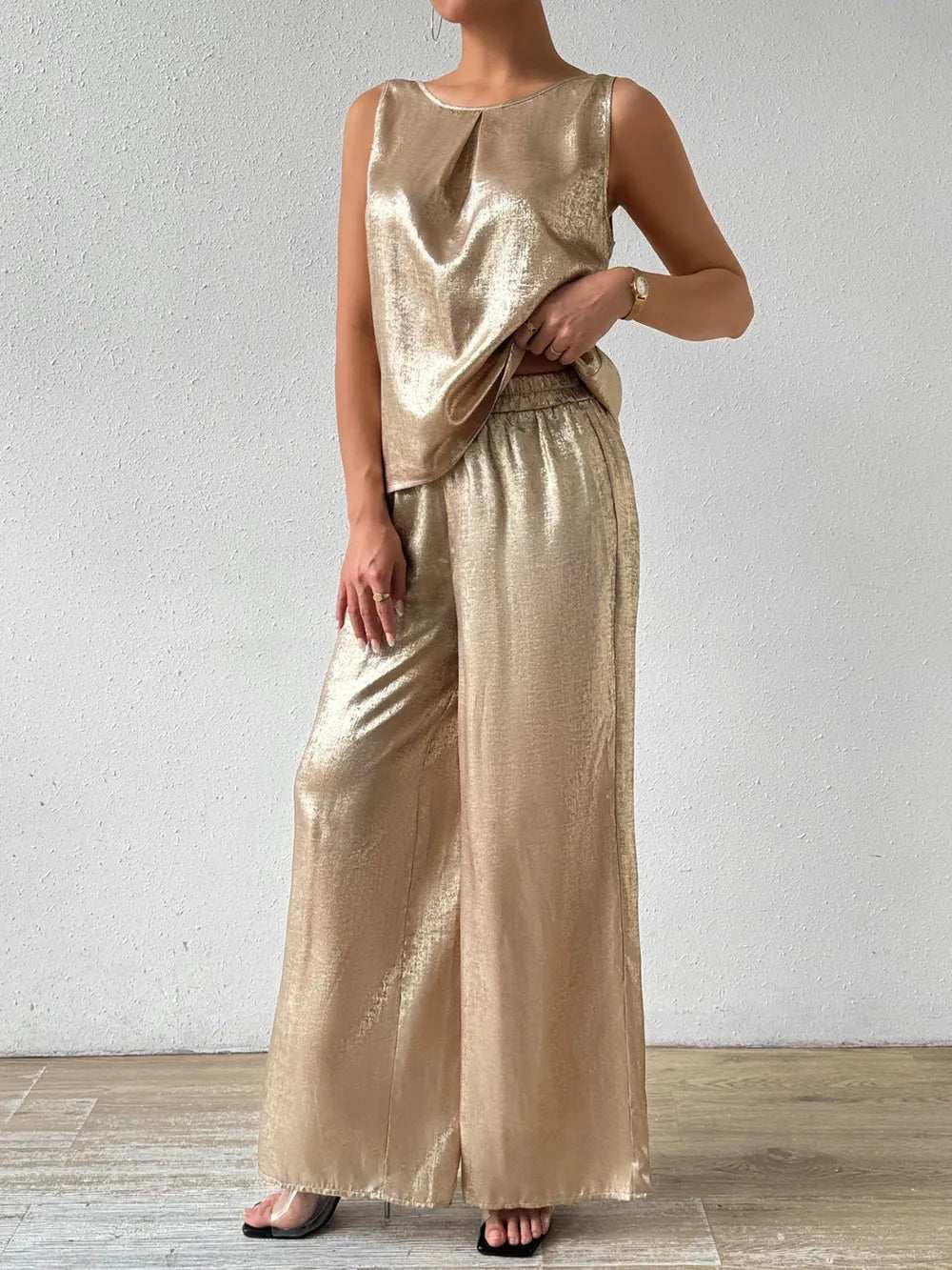 Summer sleeveless vest