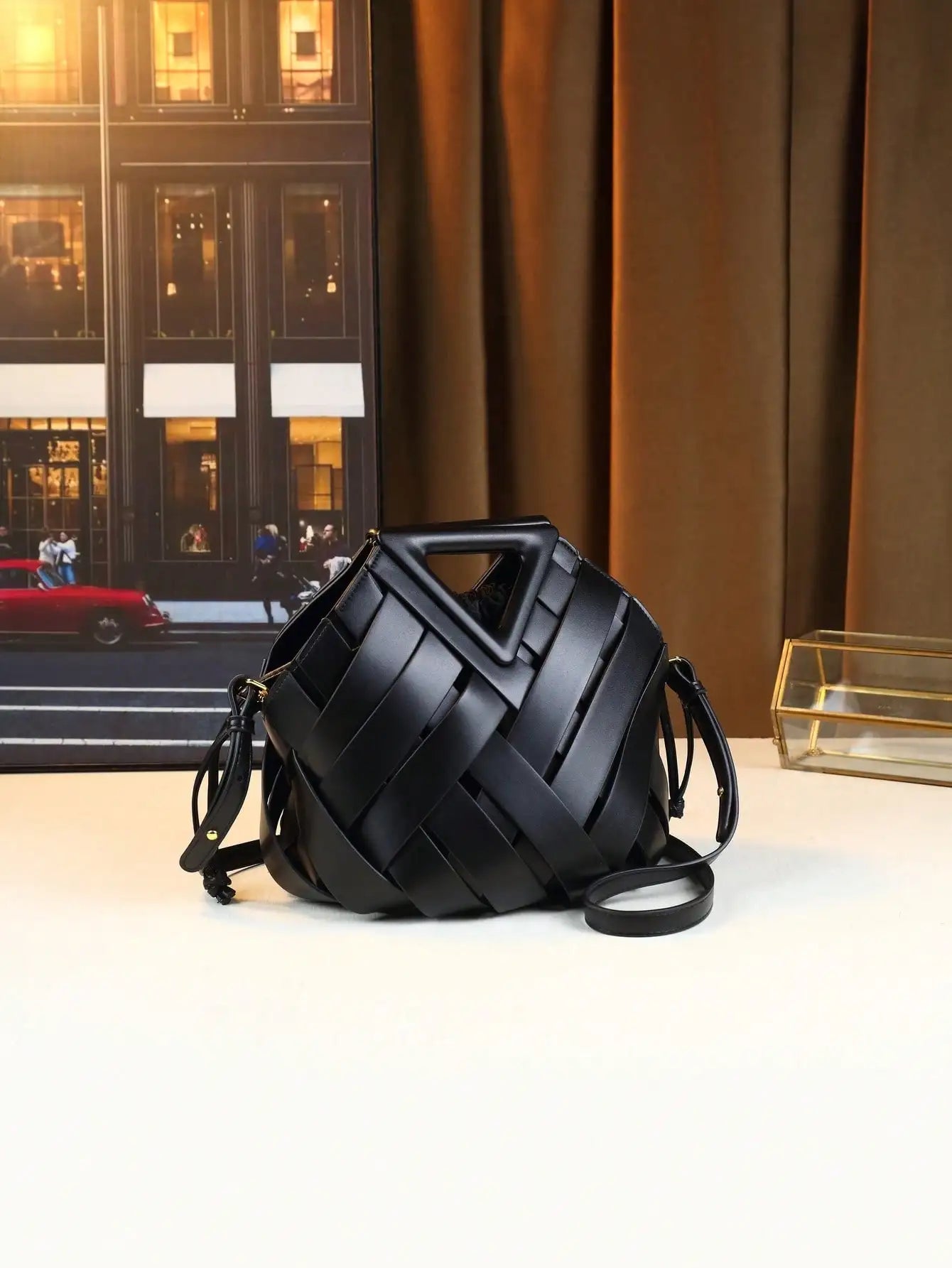 Woven Design Women Handbag, Tote Basket Bag, High-End Niche Inverted Triangle Shaped Fashion Style