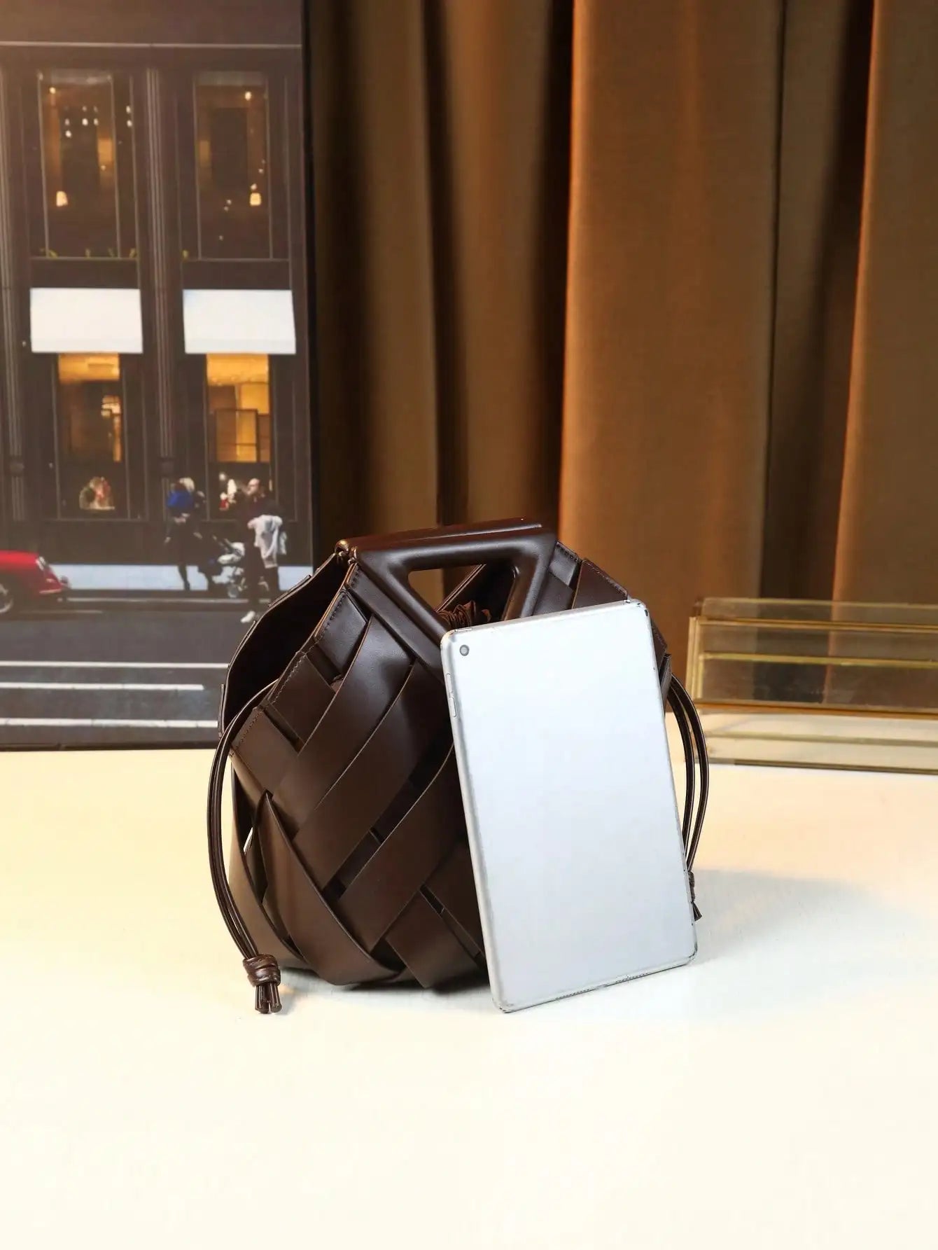 Woven Design Women Handbag, Tote Basket Bag, High-End Niche Inverted Triangle Shaped Fashion Style
