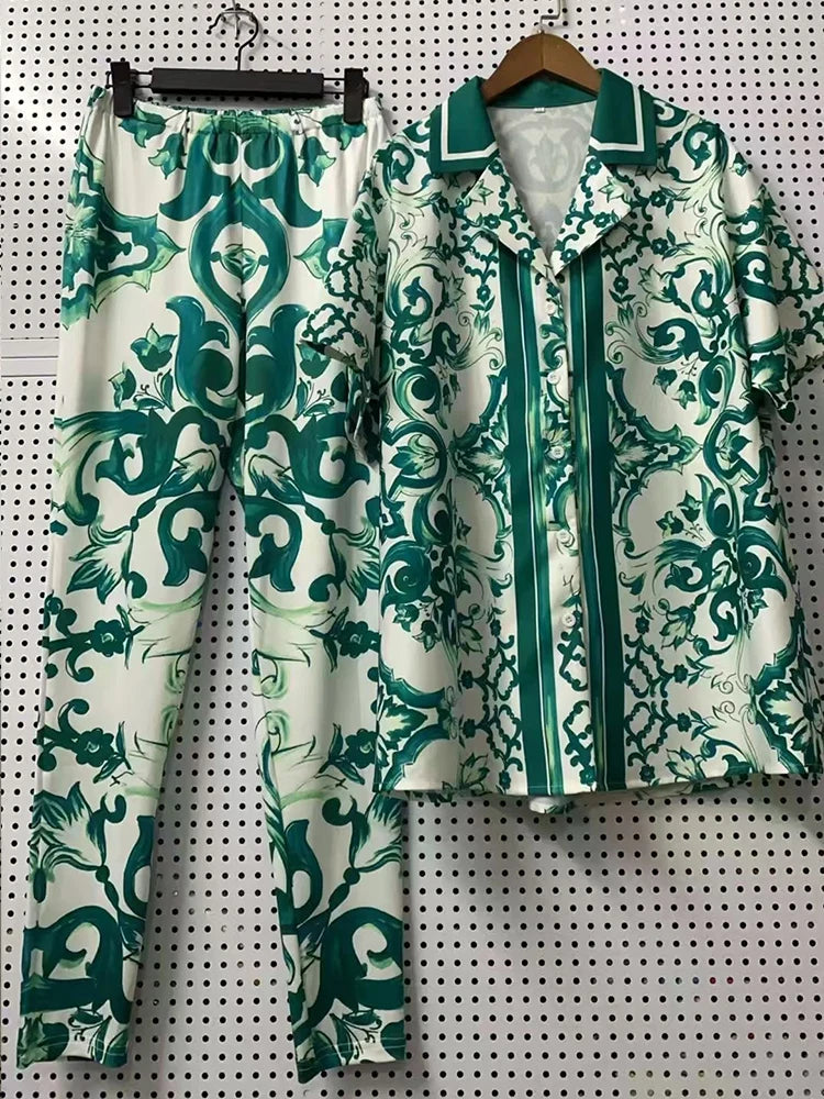 Elegant Retro-printed short-sleeved loose shirt with silk scarf summer new women's Two-Piece Suit
